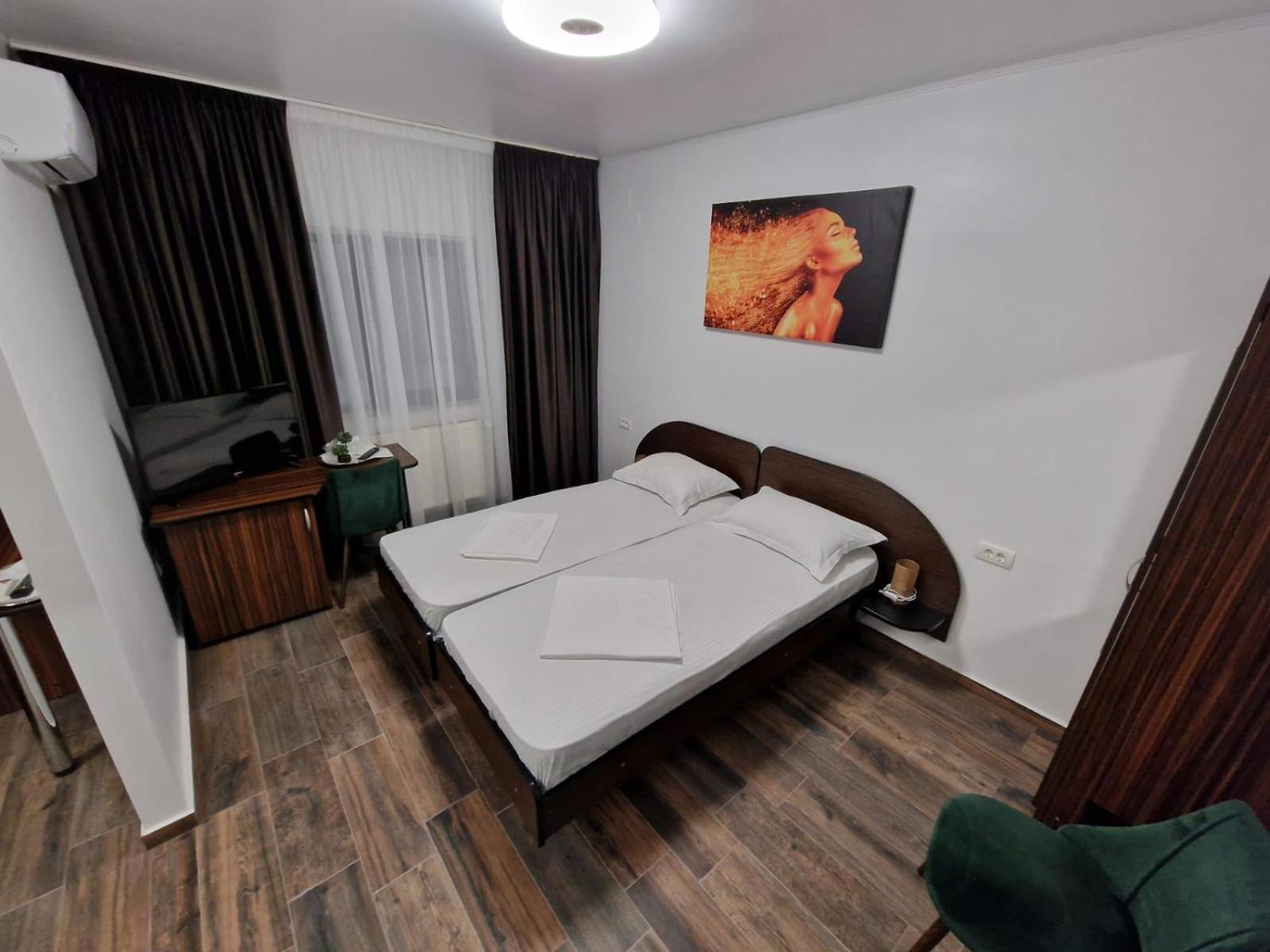 Pensiunea Ada Bascov Exterior foto